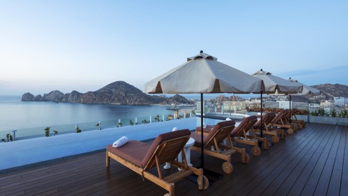 corazon-rooftop360-pool